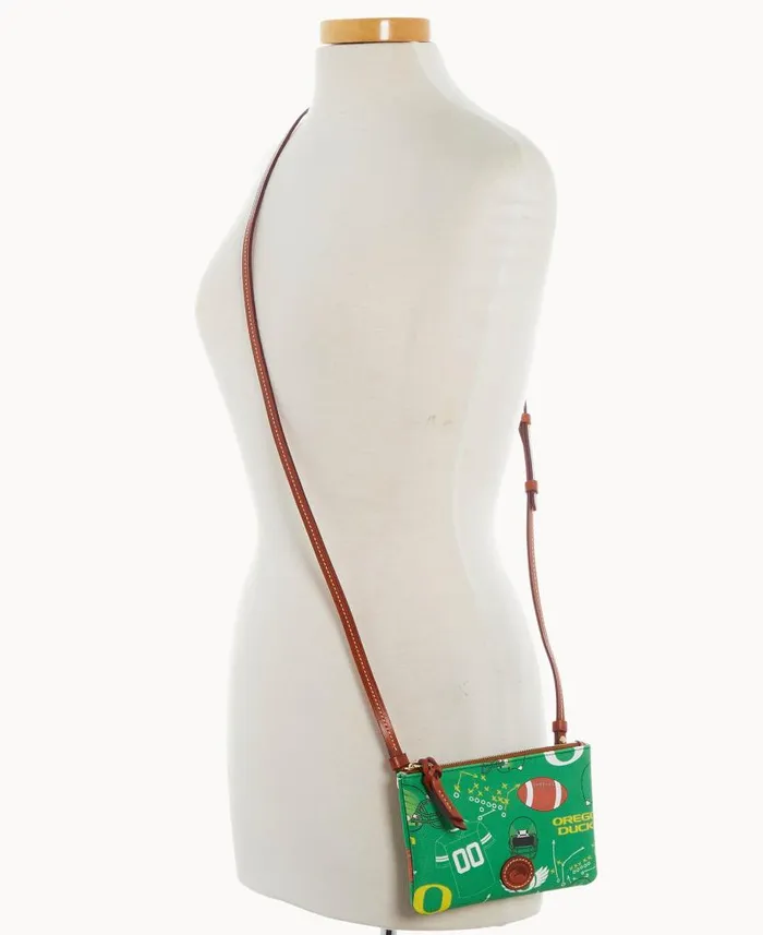 Collegiate University Of Oregon Top Zip Crossbody University Of Oregon Woman Dooney and Bourke Crossbodies Collegiate University Of Oregon Top Zip Crossbody University Of Oregon Woman Dooney and Bourke Crossbodies