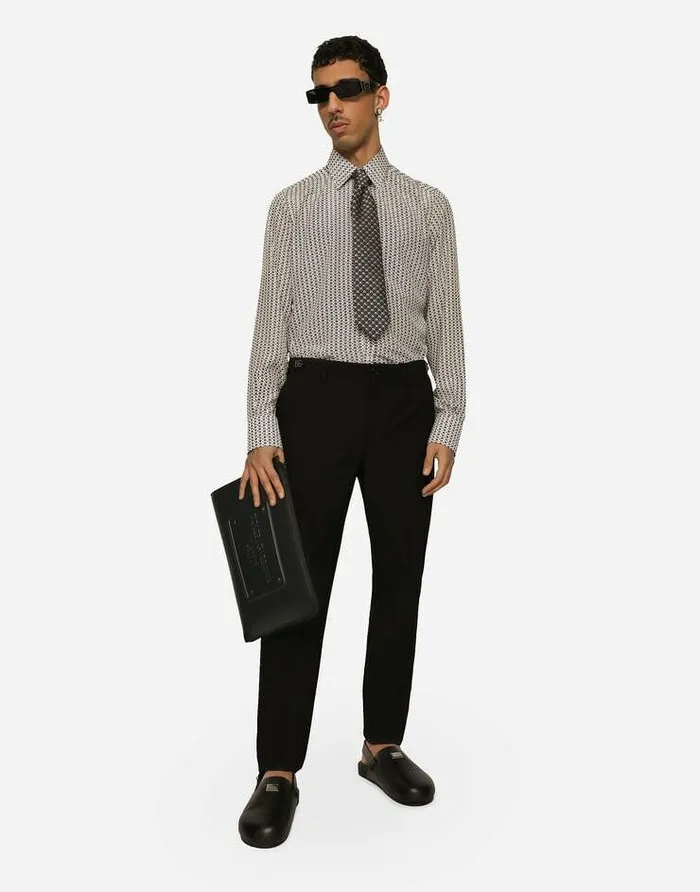 Dolce and Gabbana Briefcase And Clutches Men Large Calfskin Pouch With Raised Logo Black Dolce and Gabbana Briefcase And Clutches Men Large Calfskin Pouch With Raised Logo Black