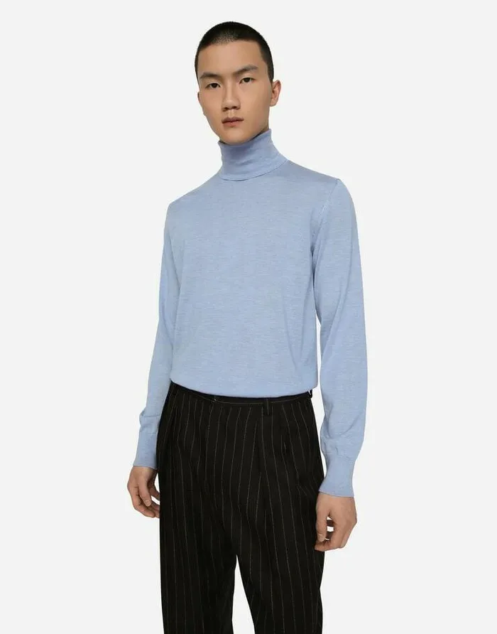Dolce and Gabbana Sweaters And Cardigans Men Extrafine Cashmere And Silk Turtleneck Sweater Azure Dolce and Gabbana Sweaters And Cardigans Men Extrafine Cashmere And Silk Turtleneck Sweater Azure