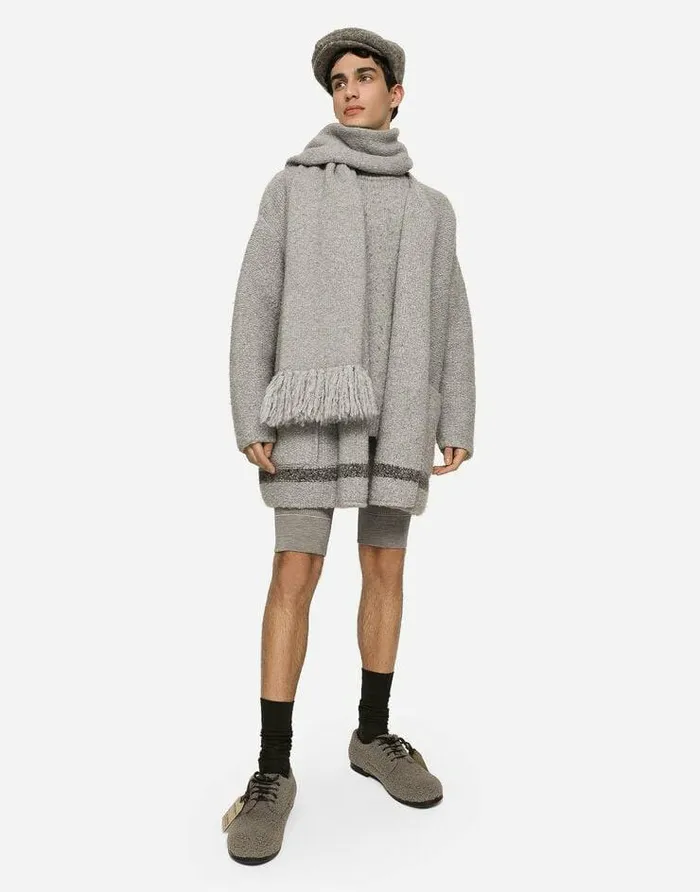 Dolce and Gabbana Sweaters And Cardigans Men Technical Wool Roundneck Sweater With Logo Tag Grey Dolce and Gabbana Sweaters And Cardigans Men Technical Wool Roundneck Sweater With Logo Tag Grey