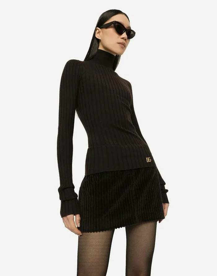 Dolce and Gabbana Sweaters And Cardigans Women Cashmere Turtleneck Sweater Brown Dolce and Gabbana Sweaters And Cardigans Women Cashmere Turtleneck Sweater Brown
