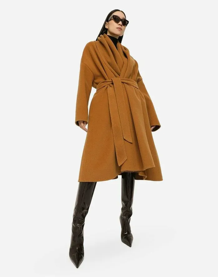 Dolce and Gabbana Sweaters And Cardigans Women Cashmere Turtleneck Sweater Brown Dolce and Gabbana Sweaters And Cardigans Women Cashmere Turtleneck Sweater Brown