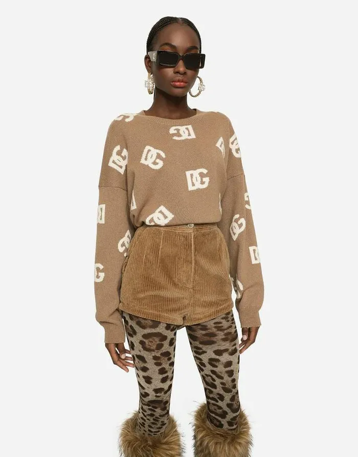 Dolce and Gabbana Trousers And Shorts Women Corduroy Shorts Beige Dolce and Gabbana Trousers And Shorts Women Corduroy Shorts Beige
