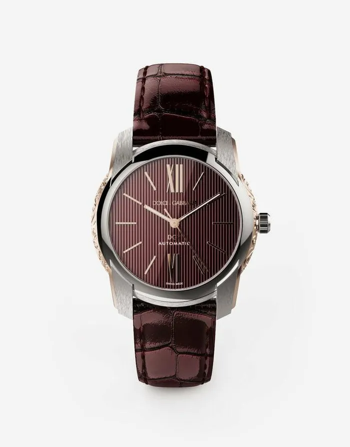 Dolce and Gabbana Watches Men DG7 Watch In Steel With Engraved Side Decoration In Gold Bordeaux Dolce and Gabbana Watches Men DG7 Watch In Steel With Engraved Side Decoration In Gold Bordeaux