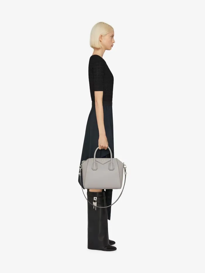 Givenchy Small Antigona Bag In Grained Leather Pearl Grey Women Antigona Givenchy Small Antigona Bag In Grained Leather Pearl Grey Women Antigona