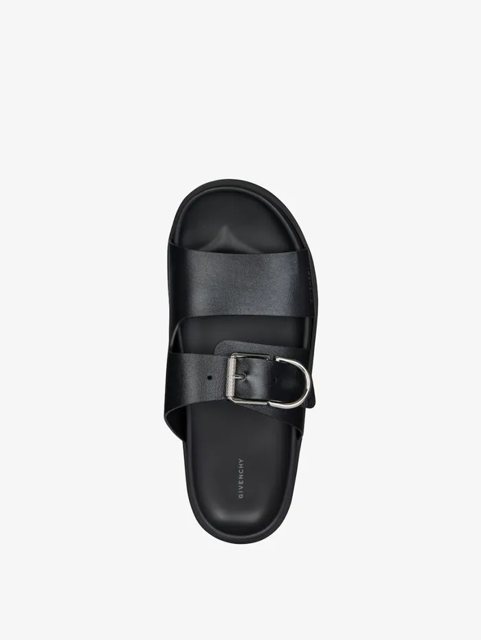 Givenchy Voyou Flat Sandals In Grained Leather Black Men Slides and Sandals Givenchy Voyou Flat Sandals In Grained Leather Black Men Slides and Sandals