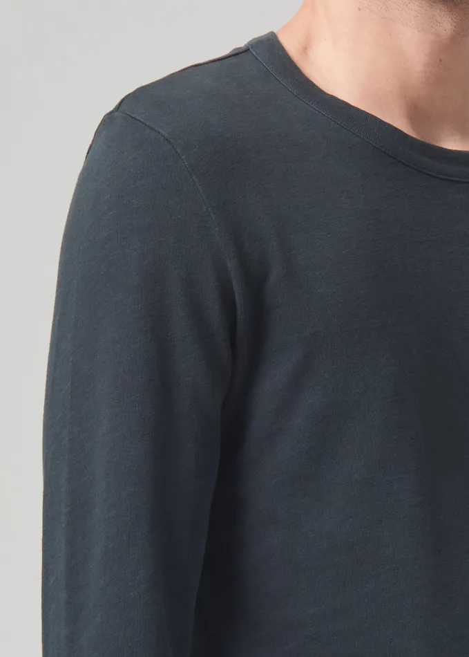 Men Shirts Citizens Of Humanity Olympus Crewneck In Charred Cedar