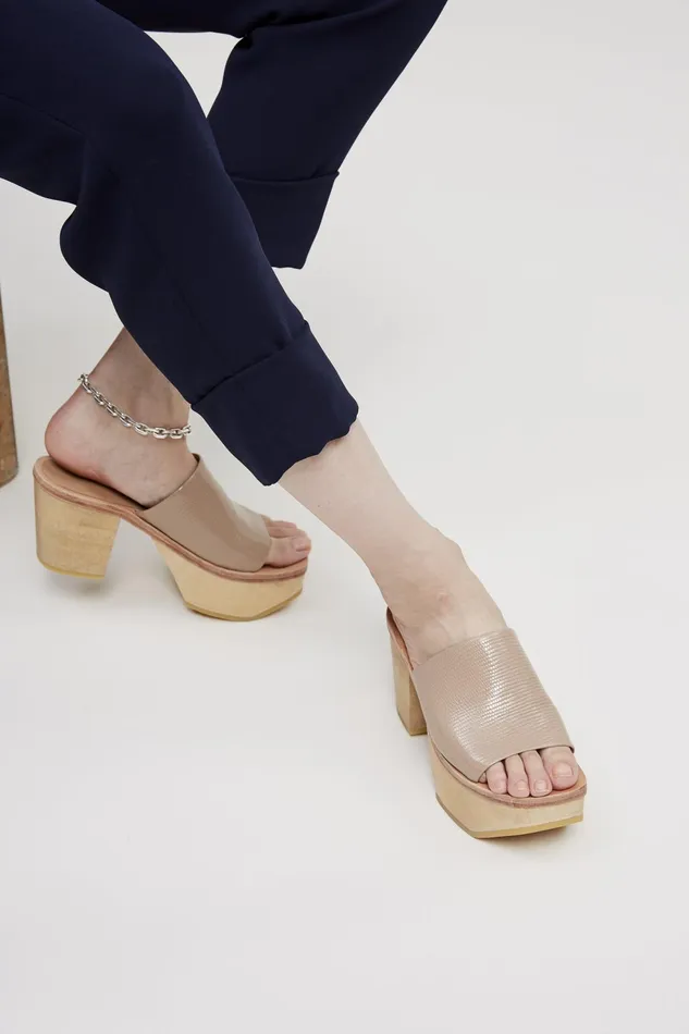Rachel Comey Clogs Women Jibe Clog Sand Rachel Comey Clogs Women Jibe Clog Sand