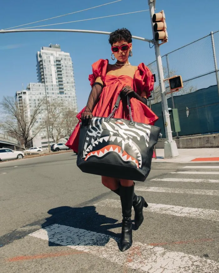 SPRAYGROUND ZE SHARK PREDATOR TOTE Bags