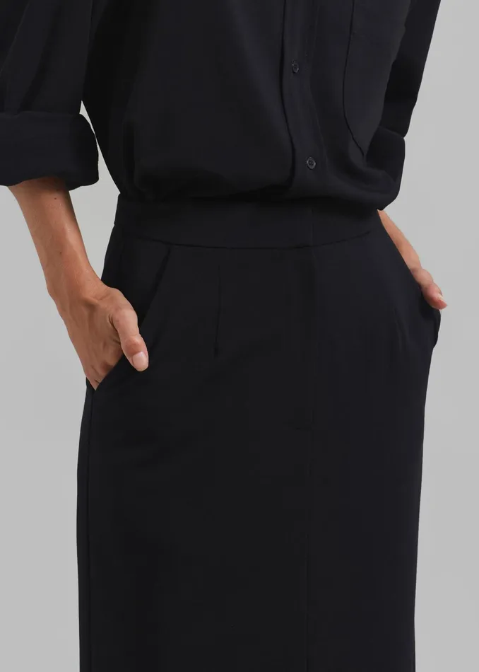 The Frankie Shop Bottoms Hollis Back Slit Skirt 8211 Black 8211 Women