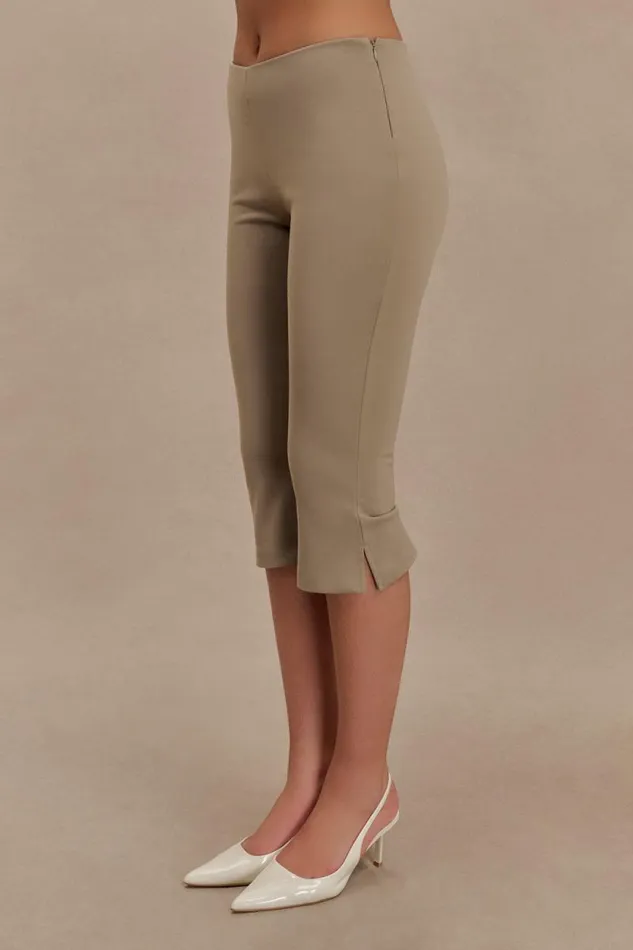 Women Meshki Bottoms Layla Flared Crepe Capri Pants 8211 Mushroom