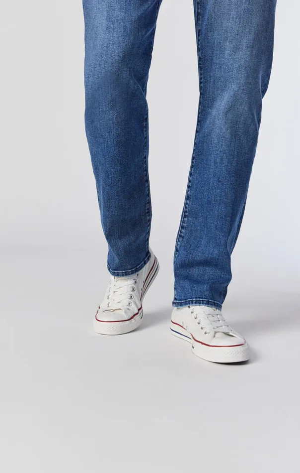 Zach Straight Leg In Light Foggy Williamsburg Men Mavi Jeans Denim Zach Straight Leg In Light Foggy Williamsburg Men Mavi Jeans Denim